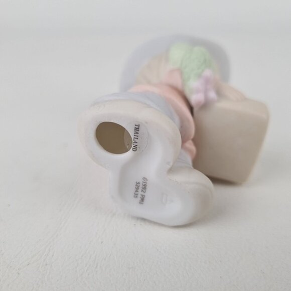 Precious Moments 529435 Dusty Boy w/ Box of Ornament Christmas Figurine - Picture 4 of 5